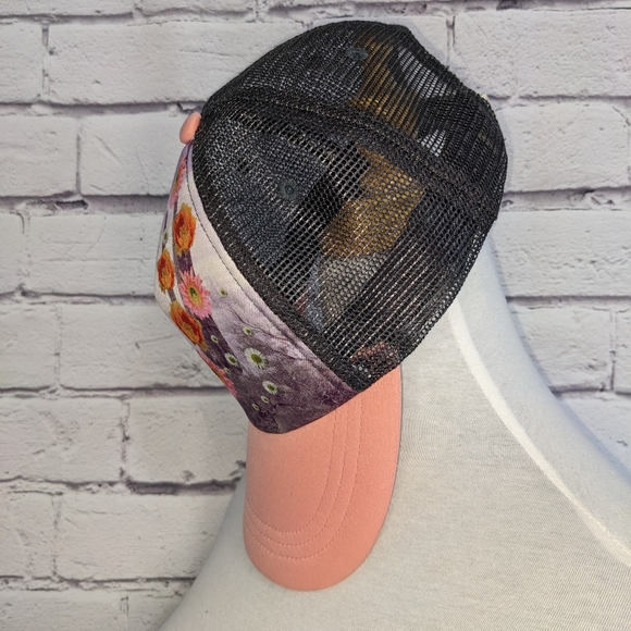 O'NEILL Snapback Trucker Hat - Picture 3 of 6